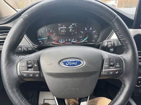 Used 2020 Ford Escape SEL image 12