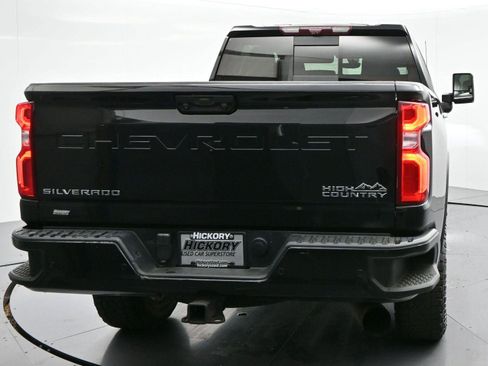 Used 2021 Chevrolet Silverado 2500 High Country w/ Technology Package image 6