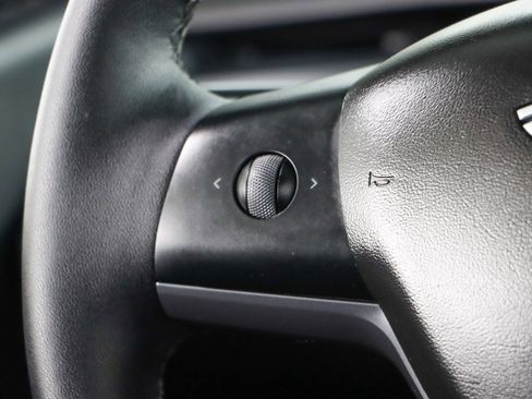 Used 2022 Tesla Model Y Performance image 13