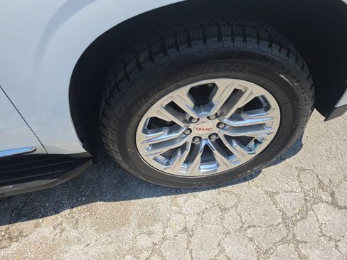 Used 2021 GMC Yukon XL SLT AWD/4WD image 17