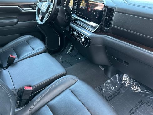Used 2024 GMC Sierra 1500 SLT image 18