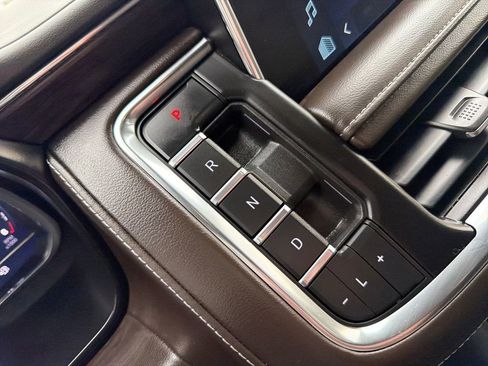 Used 2023 Chevrolet Tahoe LT w/ LT Signature Package image 24