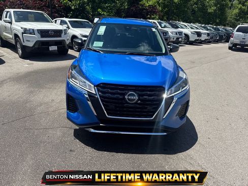 Used 2025 Nissan Kicks Play S FWD image 9