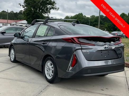 Used 2022 Toyota Prius Prime LE image 5