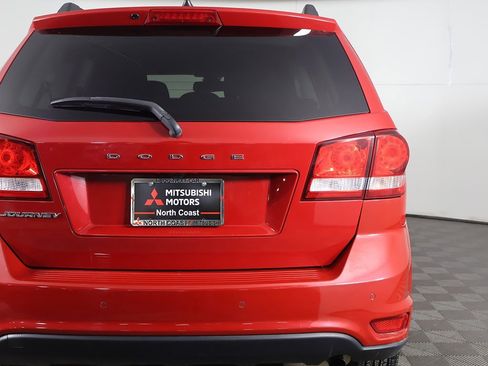 Used 2019 Dodge Journey SE image 11