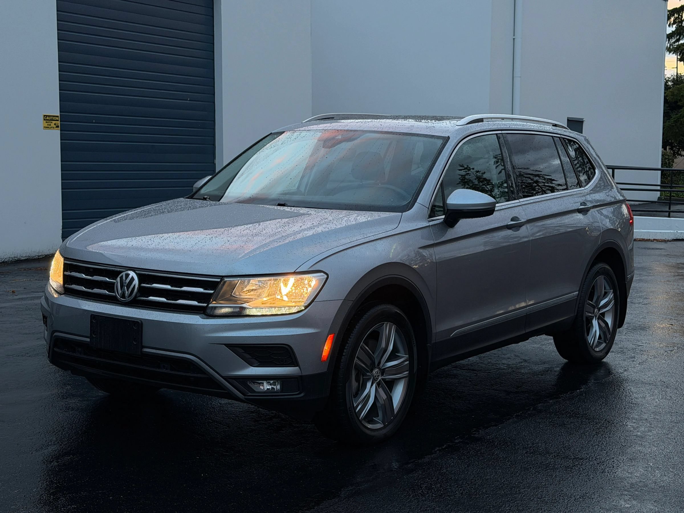 Used 2021 Volkswagen Tiguan SEL AWD/4WD image 1