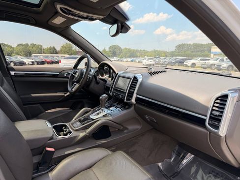 Used 2016 Porsche Cayenne S AWD/4WD image 24
