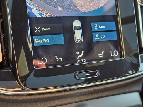 Used 2021 Volvo XC40 T5 R-Design w/ Climate Package image 31