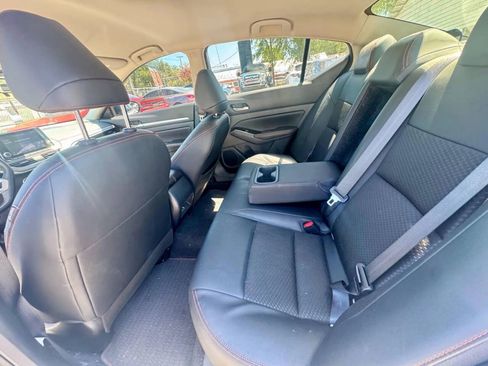 Used 2024 Nissan Altima 2.5 SR image 16