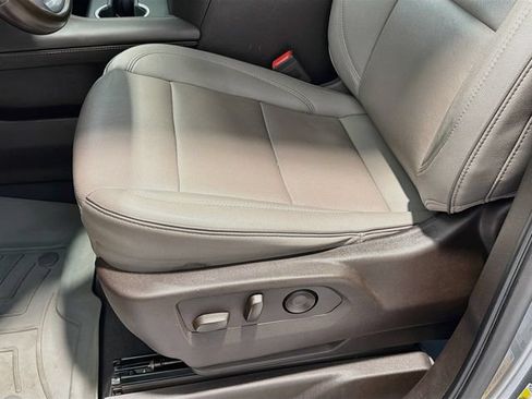 Used 2022 GMC Yukon XL SLT w/ SLT Luxury Package AWD/4WD image 19