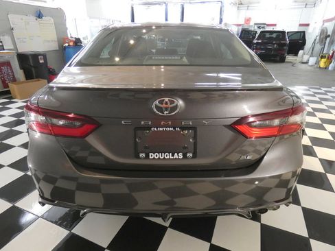 Used 2024 Toyota Camry SE image 5