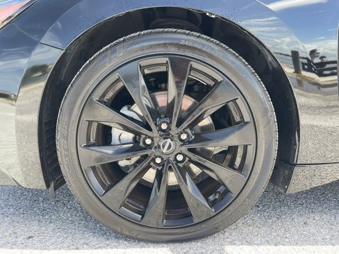 Used 2023 Nissan Maxima SR w/ Sport Mat Group FWD image 24