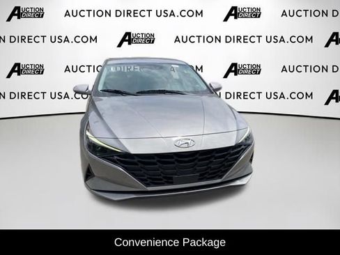 Used 2023 Hyundai Elantra SEL w/ Convenience Package FWD image 3