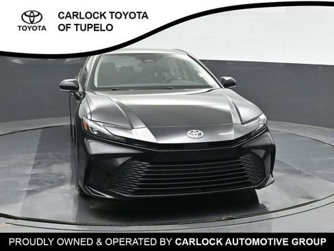 Used 2025 Toyota Camry LE image 6