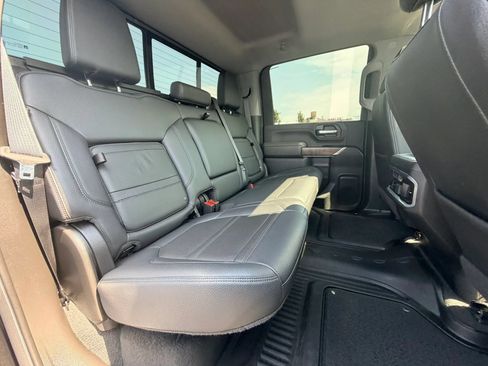 Used 2022 GMC Sierra 2500 Denali w/ Denali Black Diamond Edition AWD/4WD image 25