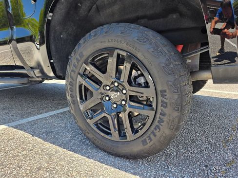 Used 2024 Chevrolet Silverado 1500 LT Trail Boss w/ LT Trail Boss Premium Package AWD/4WD image 32