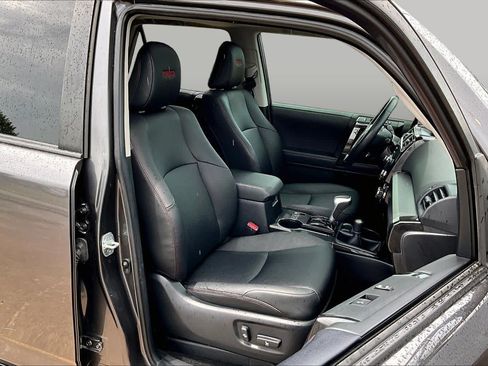 Used 2023 Toyota 4Runner TRD Off-Road Premium w/ Moonroof Package AWD/4WD image 9