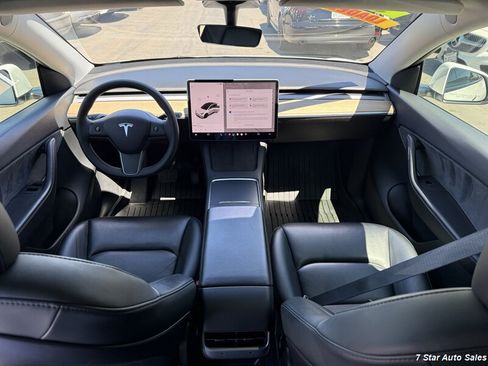 Used 2022 Tesla Model Y Long Range AWD/4WD image 11