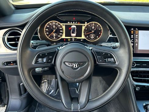 Used 2021 Bentley Flying Spur V8 image 17