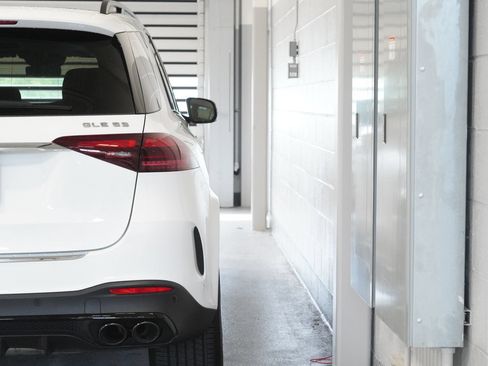 Certified 2026 Mercedes-Benz GLE 53 AMG 4MATIC image 10