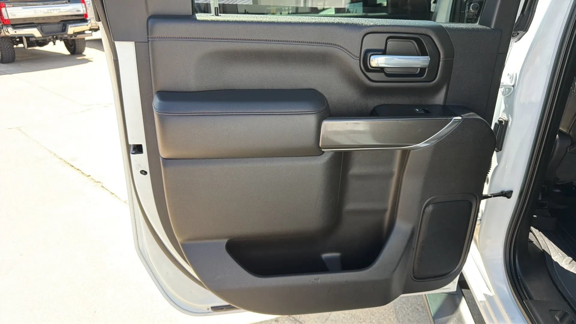 Used 2020 GMC Sierra 2500 AT4 w/ Technology Package AWD/4WD image 11