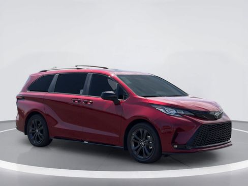 New 2026 Toyota Sienna XSE FWD image 8