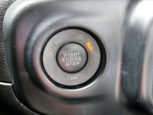 Used 2020 Jeep Wrangler Unlimited Sahara AWD/4WD image 33