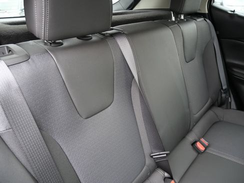 Used 2024 Buick Encore GX Preferred FWD image 31