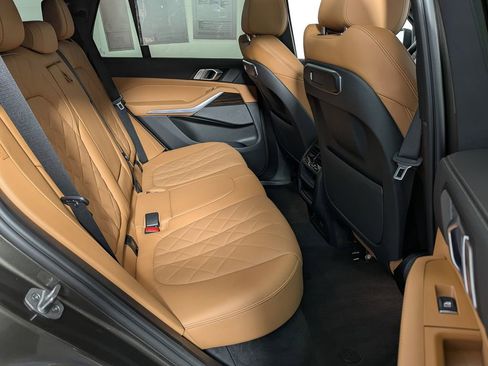 Certified 2024 BMW X5 xDrive40i w/ Premium Package image 39