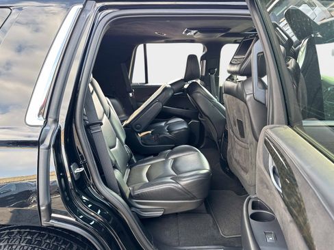 Used 2018 Cadillac Escalade Platinum image 14