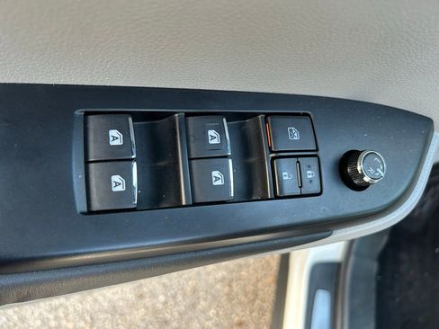 Used 2016 Toyota Highlander Limited w/ Driver Technology Package image 16