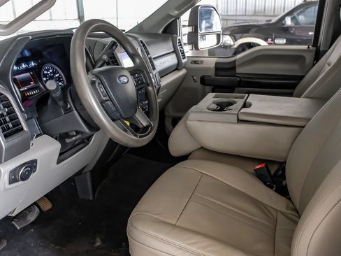 Used 2020 Ford F250 XL w/ STX Appearance Package AWD/4WD image 14