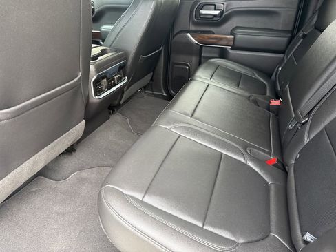 Used 2022 GMC Sierra 1500 SLT AWD/4WD image 19