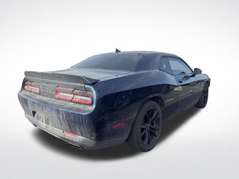 Used 2017 Dodge Challenger SXT Plus image 6