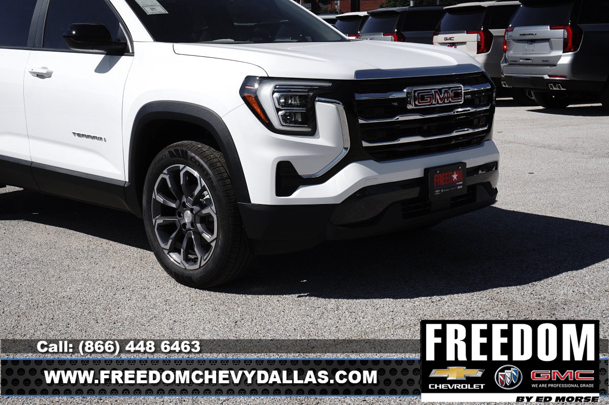 New 2027 GMC Terrain Elevation w/ Elevation Premium Package FWD image 2
