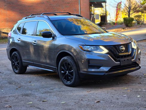 Used 2018 Nissan Rogue SV image 9