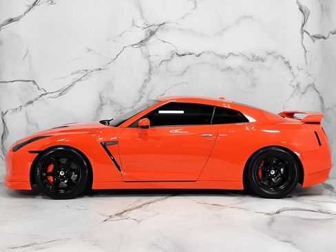 Used 2010 Nissan GT-R Premium image 13
