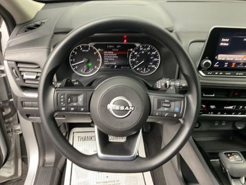 Used 2024 Nissan Rogue SV image 16