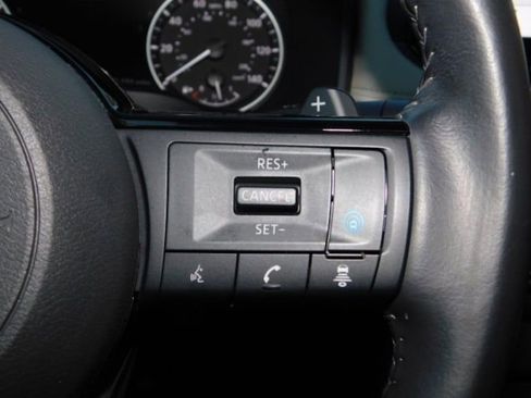 Used 2023 Nissan Rogue SL w/ SL Premium Package image 30