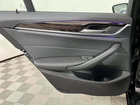 Used 2022 BMW 530i xDrive w/ Convenience Package image 20