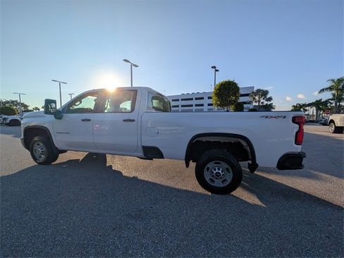 Used 2025 Chevrolet Silverado 2500 W/T image 11