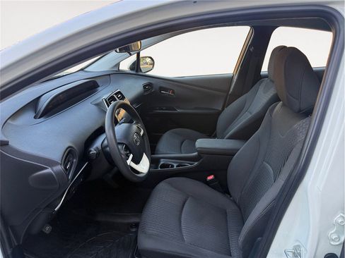 Used 2017 Toyota Prius Two FWD image 9