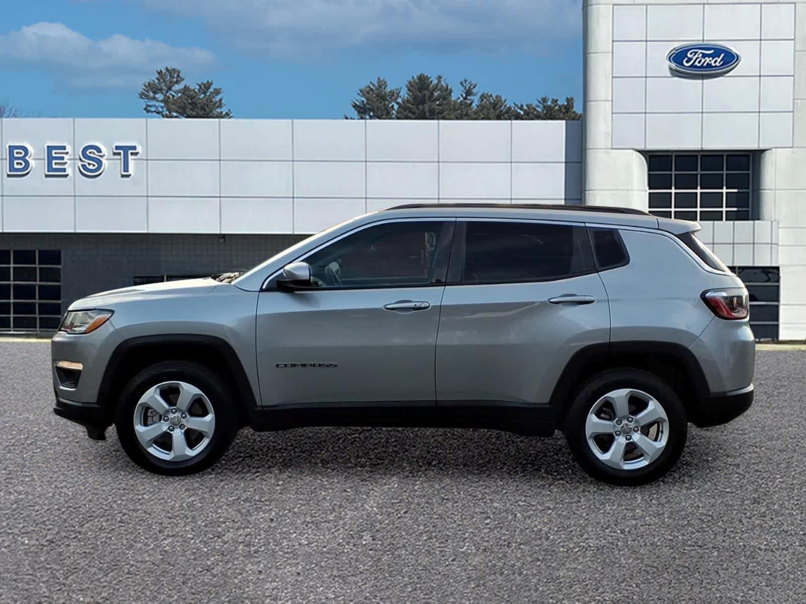 Used 2021 Jeep Compass Latitude w/ Convenience Group AWD/4WD image 2