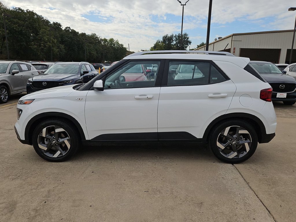 Used 2025 Hyundai Venue SEL FWD image 10