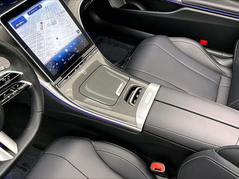 Used 2025 Mercedes-Benz CLE 300 4MATIC Cabriolet image 15