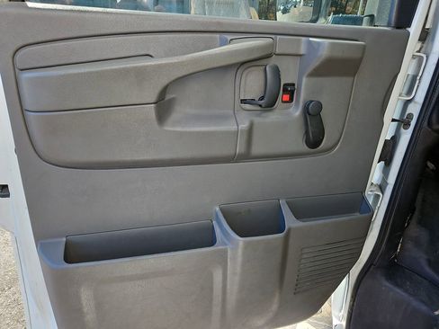 Used 2013 Chevrolet Express 4500 w/ Shuttle Bus Package image 19