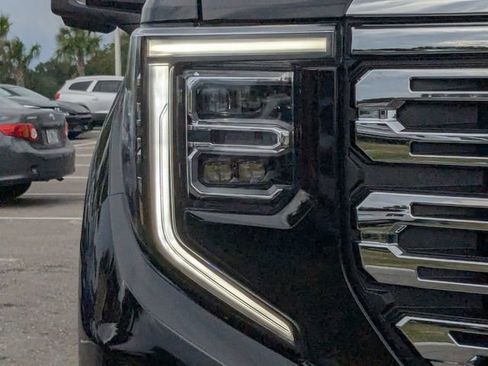 Used 2025 GMC Sierra 1500 Denali w/ Denali Reserve Package AWD/4WD image 12