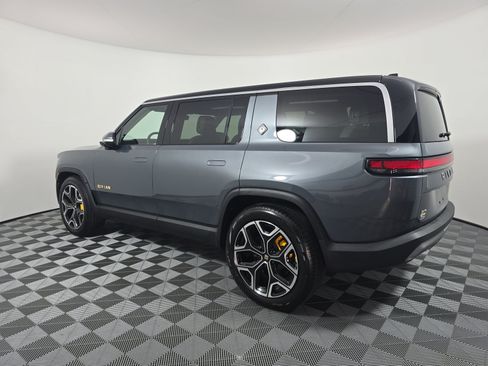 Used 2024 Rivian R1S Launch Edition Quad AWD/4WD image 3