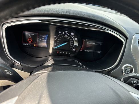 Used 2019 Ford Fusion SEL image 36