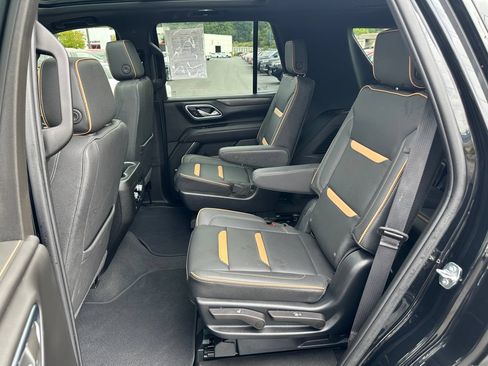 Used 2023 GMC Yukon AT4 w/ Technology Package AWD/4WD image 13